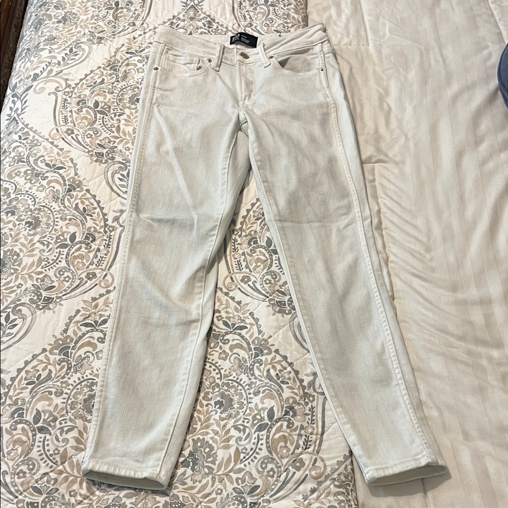 GAP Women’s Skinny Jeans in White
